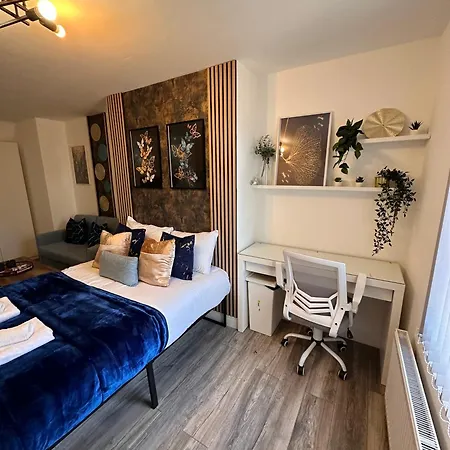 R4 - Luxury Within A Shared House In Harborne Park Road - *