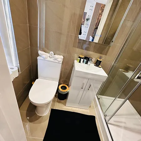 R4 - Luxury Within A Shared House In Harborne Park Road - Guest house
